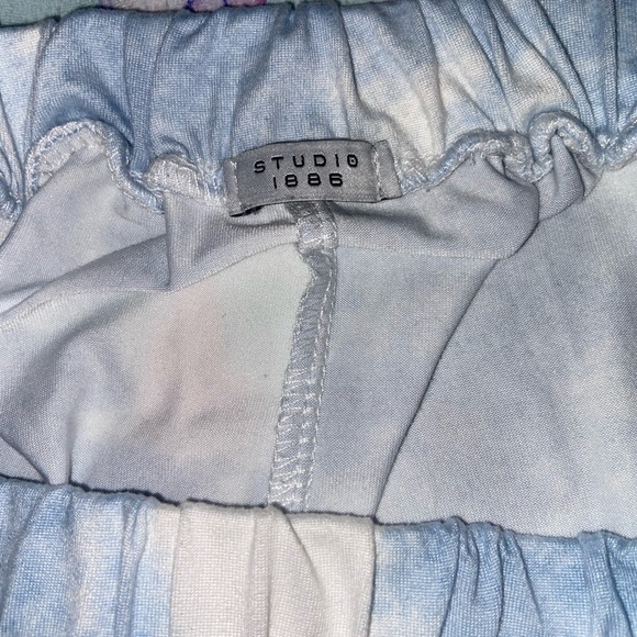 Avon brand thin sky blue active wear pants - Picture 2 of 2